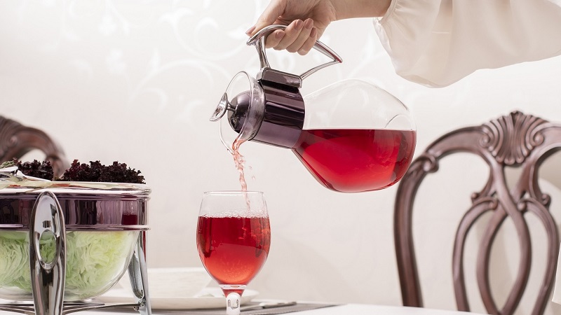 Elegant kanna i rostfritt stål - perfekt för servering av te, kaffe, glögg och varma drycker | MAT STEEL